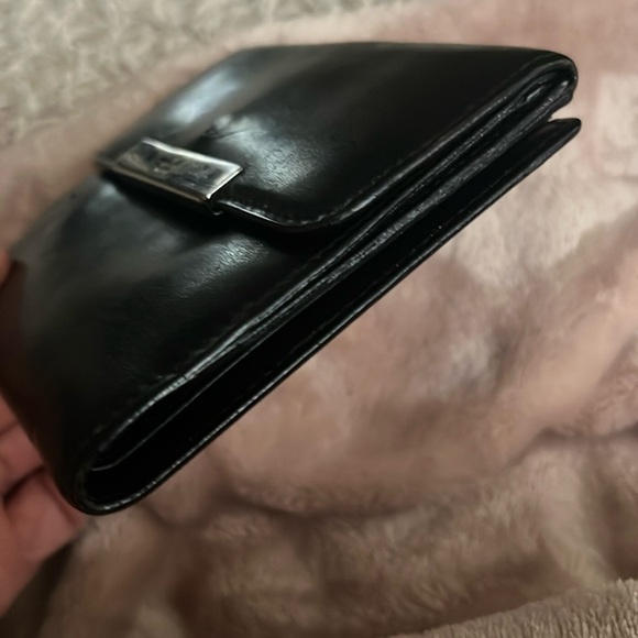 Gucci bi fold black leather wallet - Picture 10 of 17